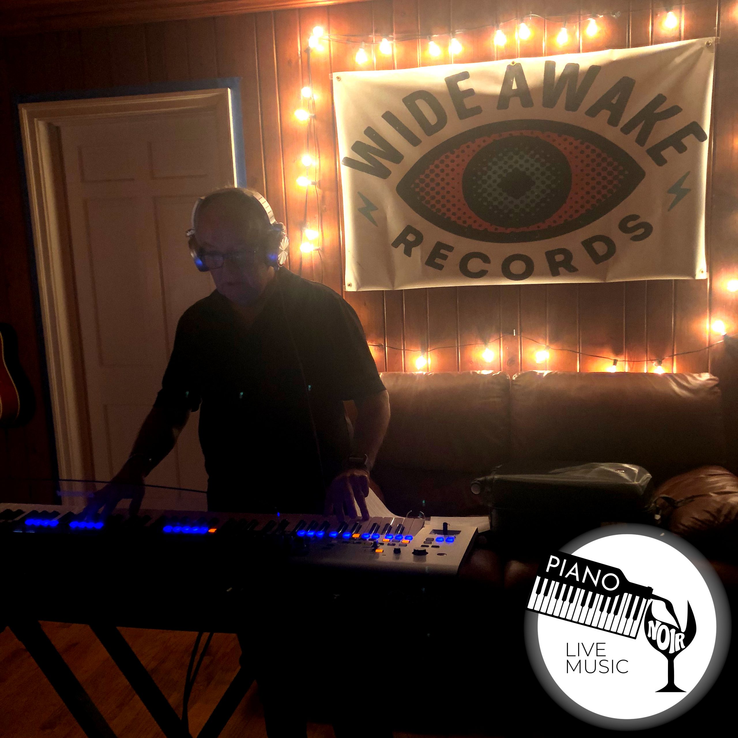 Piano Noir Solo Singer/Keyboard Artist Mark Nash